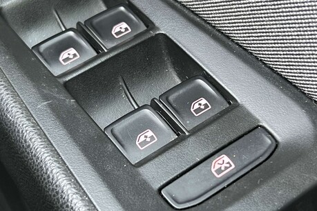 SEAT Leon 1.6 TDI SE Dynamic Euro 6 (s/s) 5dr 52