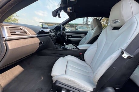BMW M4 3.0 BiTurbo DCT Euro 6 (s/s) 2dr 38