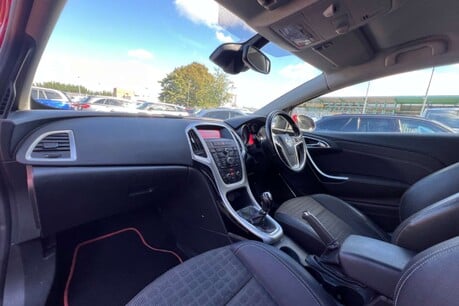 Vauxhall Astra GTC 2.0 CDTi SRi Euro 5 (s/s) 3dr 14