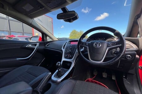 Vauxhall Astra GTC 2.0 CDTi SRi Euro 5 (s/s) 3dr 5