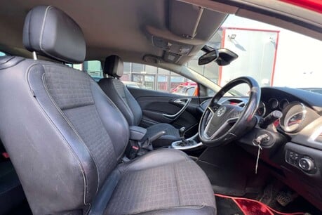 Vauxhall Astra GTC 2.0 CDTi SRi Euro 5 (s/s) 3dr 9