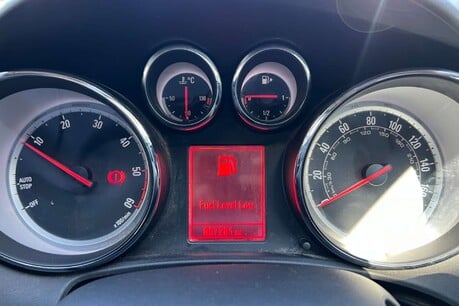 Vauxhall Astra GTC 2.0 CDTi SRi Euro 5 (s/s) 3dr 29