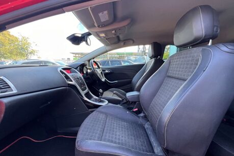 Vauxhall Astra GTC 2.0 CDTi SRi Euro 5 (s/s) 3dr 13