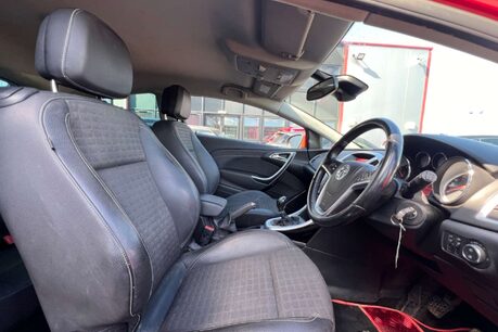 Vauxhall Astra GTC 2.0 CDTi SRi Euro 5 (s/s) 3dr 9