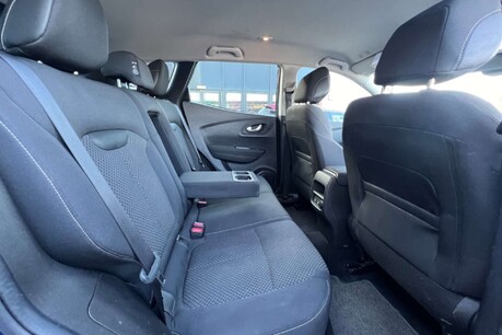 Renault Kadjar 1.3 TCe Iconic Euro 6 (s/s) 5dr 25