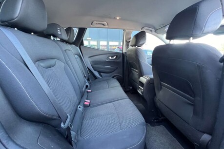 Renault Kadjar 1.3 TCe Iconic Euro 6 (s/s) 5dr 26