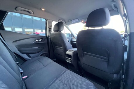Renault Kadjar 1.3 TCe Iconic Euro 6 (s/s) 5dr 27