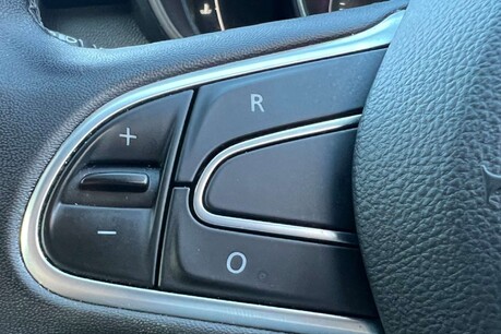 Renault Kadjar 1.3 TCe Iconic Euro 6 (s/s) 5dr 49