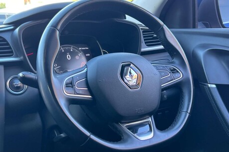 Renault Kadjar 1.3 TCe Iconic Euro 6 (s/s) 5dr 17