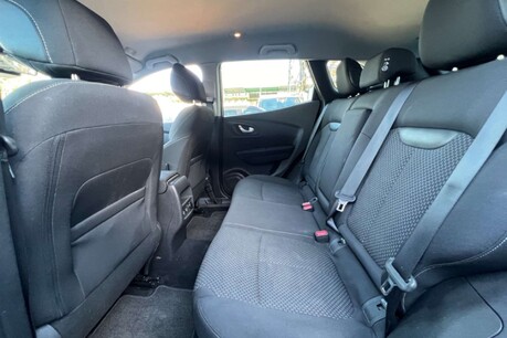 Renault Kadjar 1.3 TCe Iconic Euro 6 (s/s) 5dr 29