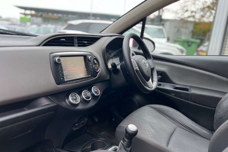 Toyota Yaris 1.0 VVT-i Icon Euro 6 5dr 27