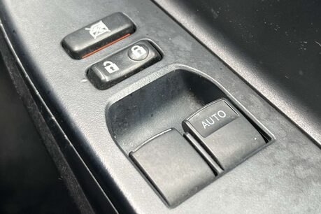 Toyota Yaris 1.0 VVT-i Icon Euro 6 5dr 44