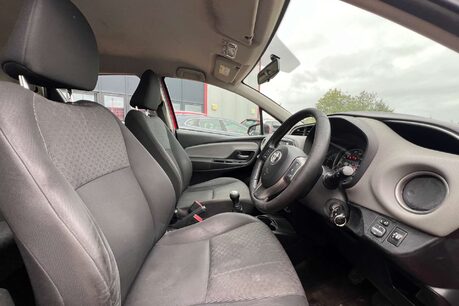 Toyota Yaris 1.0 VVT-i Icon Euro 6 5dr 17