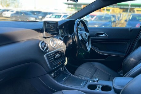 Mercedes-Benz A Class 1.5 A180 CDI Sport 7G-DCT Euro 5 (s/s) 5dr 17