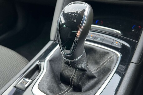 Vauxhall Insignia 1.6 Turbo D ecoTEC BlueInjection SRi VX Line Nav Grand Sport Euro 6 (s/s) 5 35