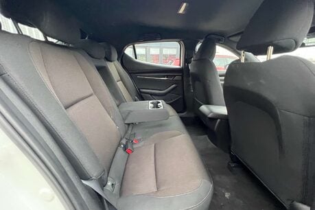 Mazda 3 2.0 e-SKYACTIV-G MHEV SE-L Lux Euro 6 (s/s) 5dr 23