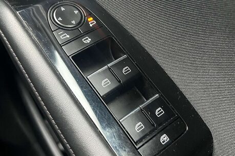 Mazda 3 2.0 e-SKYACTIV-G MHEV SE-L Lux Euro 6 (s/s) 5dr 57