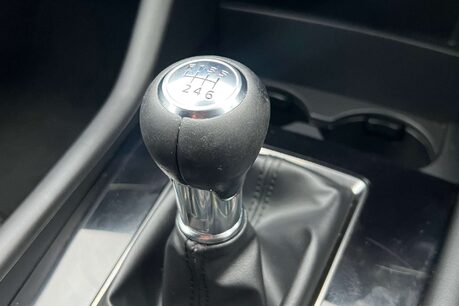 Mazda 3 2.0 e-SKYACTIV-G MHEV SE-L Lux Euro 6 (s/s) 5dr 38