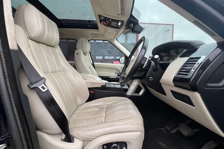 Land Rover Range Rover 4.4 SD V8 Autobiography Auto 4WD Euro 6 (s/s) 5dr 31