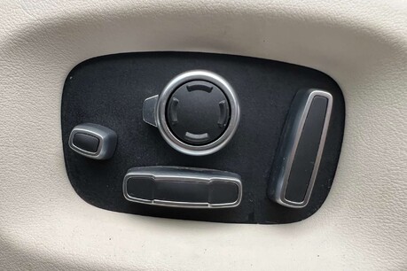Land Rover Range Rover 4.4 SD V8 Autobiography Auto 4WD Euro 6 (s/s) 5dr 45