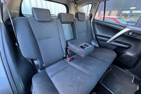 Toyota Rav4 2.5 VVT-h Icon Tech CVT Euro 6 (s/s) 5dr 19