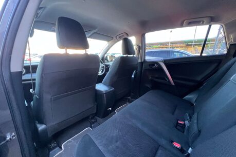 Toyota Rav4 2.5 VVT-h Icon Tech CVT Euro 6 (s/s) 5dr 26