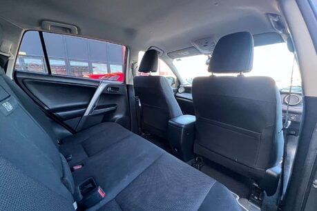 Toyota Rav4 2.5 VVT-h Icon Tech CVT Euro 6 (s/s) 5dr 23