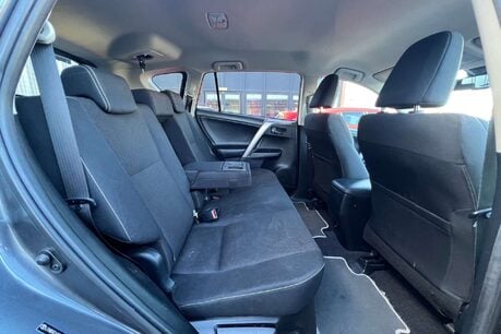 Toyota Rav4 2.5 VVT-h Icon Tech CVT Euro 6 (s/s) 5dr 21
