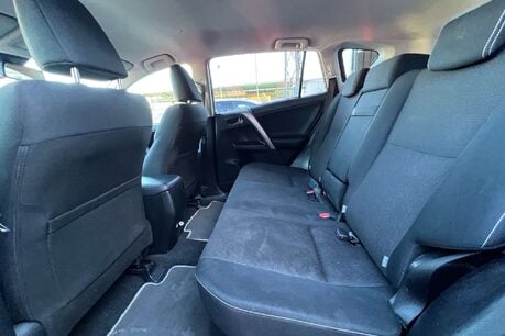 Toyota Rav4 2.5 VVT-h Icon Tech CVT Euro 6 (s/s) 5dr 25