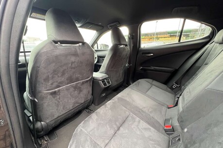 Lexus Ux 2.0 250h E-CVT Euro 6 (s/s) 5dr 23