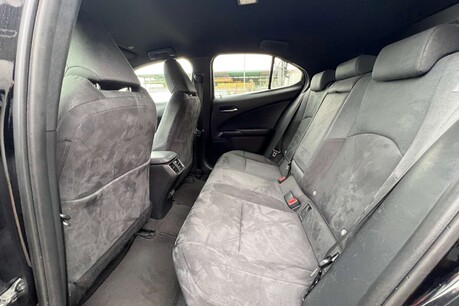 Lexus Ux 2.0 250h E-CVT Euro 6 (s/s) 5dr 24