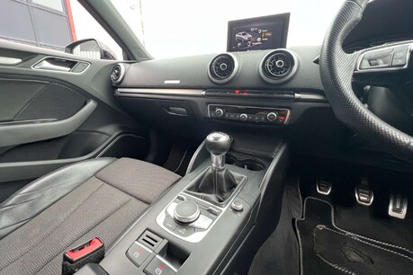 Audi A3 1.5 TFSI CoD 35 Black Edition Euro 6 (s/s) 4dr 32