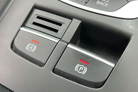 Audi A3 1.5 TFSI CoD 35 Black Edition Euro 6 (s/s) 4dr 33