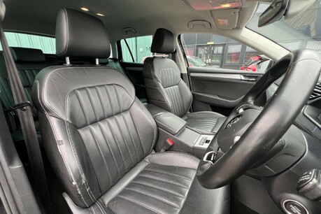 Skoda Superb 1.4 TSI iV 13kWh SE Technology DSG Euro 6 (s/s) 5dr 19
