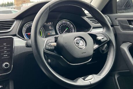 Skoda Superb 1.4 TSI iV 13kWh SE Technology DSG Euro 6 (s/s) 5dr 15