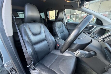 Volvo XC60 2.4 D5 SE Lux Nav Geartronic AWD Euro 5 5dr 16