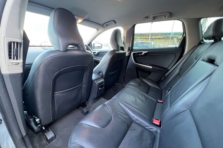 Volvo XC60 2.4 D5 SE Lux Nav Geartronic AWD Euro 5 5dr 27