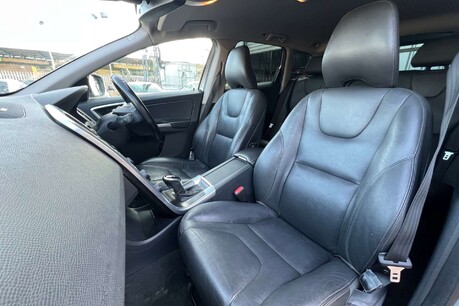 Volvo XC60 2.4 D5 SE Lux Nav Geartronic AWD Euro 5 5dr 28