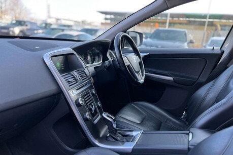 Volvo XC60 2.4 D5 SE Lux Nav Geartronic AWD Euro 5 5dr 31