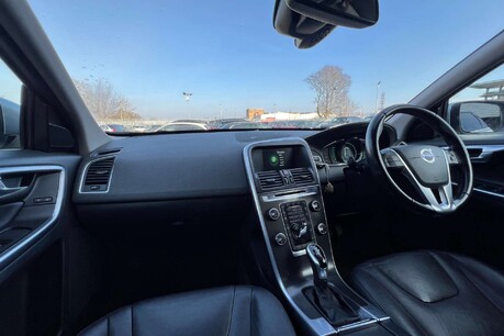 Volvo XC60 2.4 D5 SE Lux Nav Geartronic AWD Euro 5 5dr 32