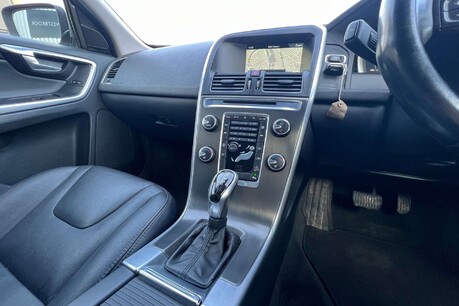 Volvo XC60 2.4 D5 SE Lux Nav Geartronic AWD Euro 5 5dr 33