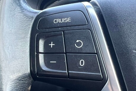 Volvo XC60 2.4 D5 SE Lux Nav Geartronic AWD Euro 5 5dr 52