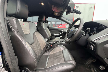 Ford Focus 2.0T EcoBoost ST-2 Euro 6 (s/s) 5dr 20