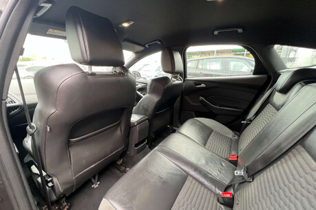 Ford Focus 2.0T EcoBoost ST-2 Euro 6 (s/s) 5dr 26