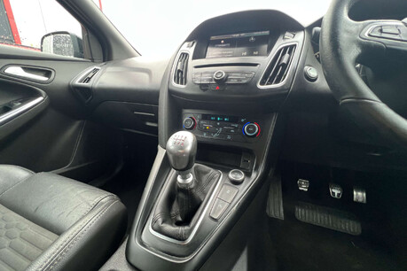 Ford Focus 2.0T EcoBoost ST-2 Euro 6 (s/s) 5dr 32