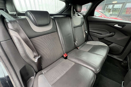 Ford Focus 2.0T EcoBoost ST-2 Euro 6 (s/s) 5dr 21