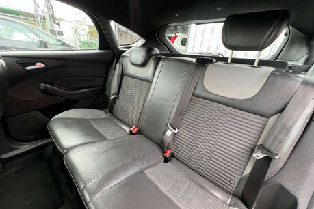 Ford Focus 2.0T EcoBoost ST-2 Euro 6 (s/s) 5dr 24