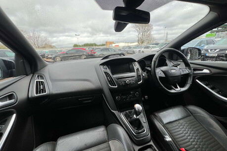 Ford Focus 2.0T EcoBoost ST-2 Euro 6 (s/s) 5dr 31