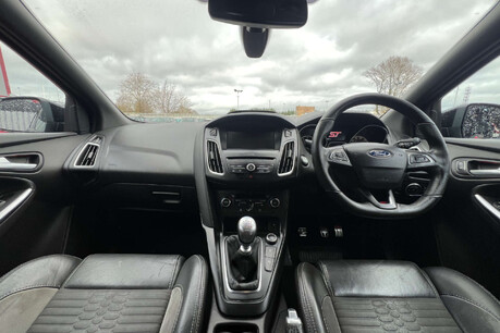 Ford Focus 2.0T EcoBoost ST-2 Euro 6 (s/s) 5dr 13