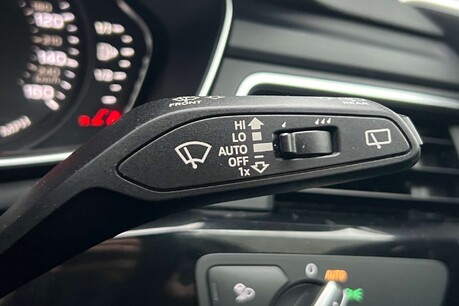 Audi A4 2.0 TDI 40 Black Edition S Tronic Euro 6 (s/s) 5dr 59